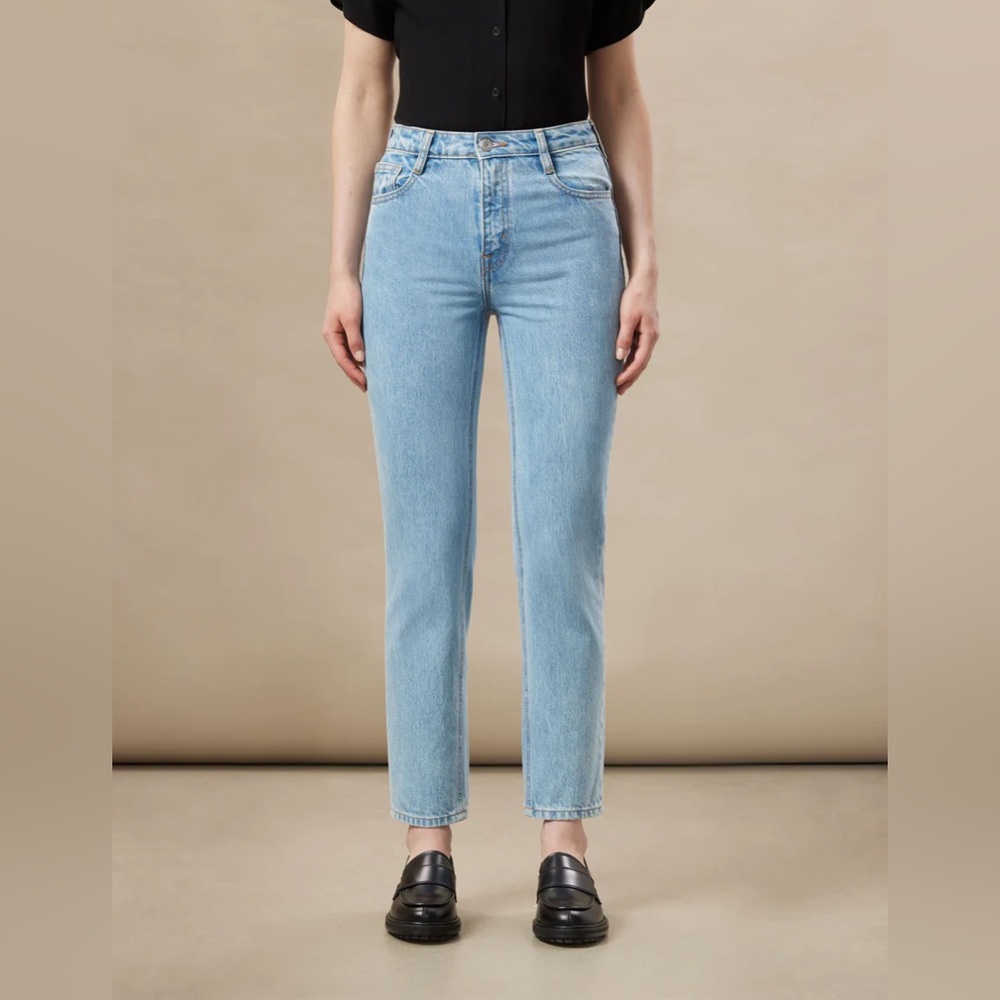 Frank & Oak The Stevie Tapered Jean in Light Wash Size 27